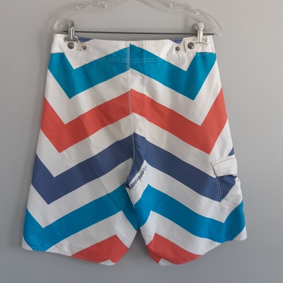 Ocean Earth Men's Trunk Short Size M color block look new. Condition is Pre-owne - Picture 2 of 9